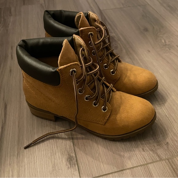 Soda heeled boots - Picture 2 of 4